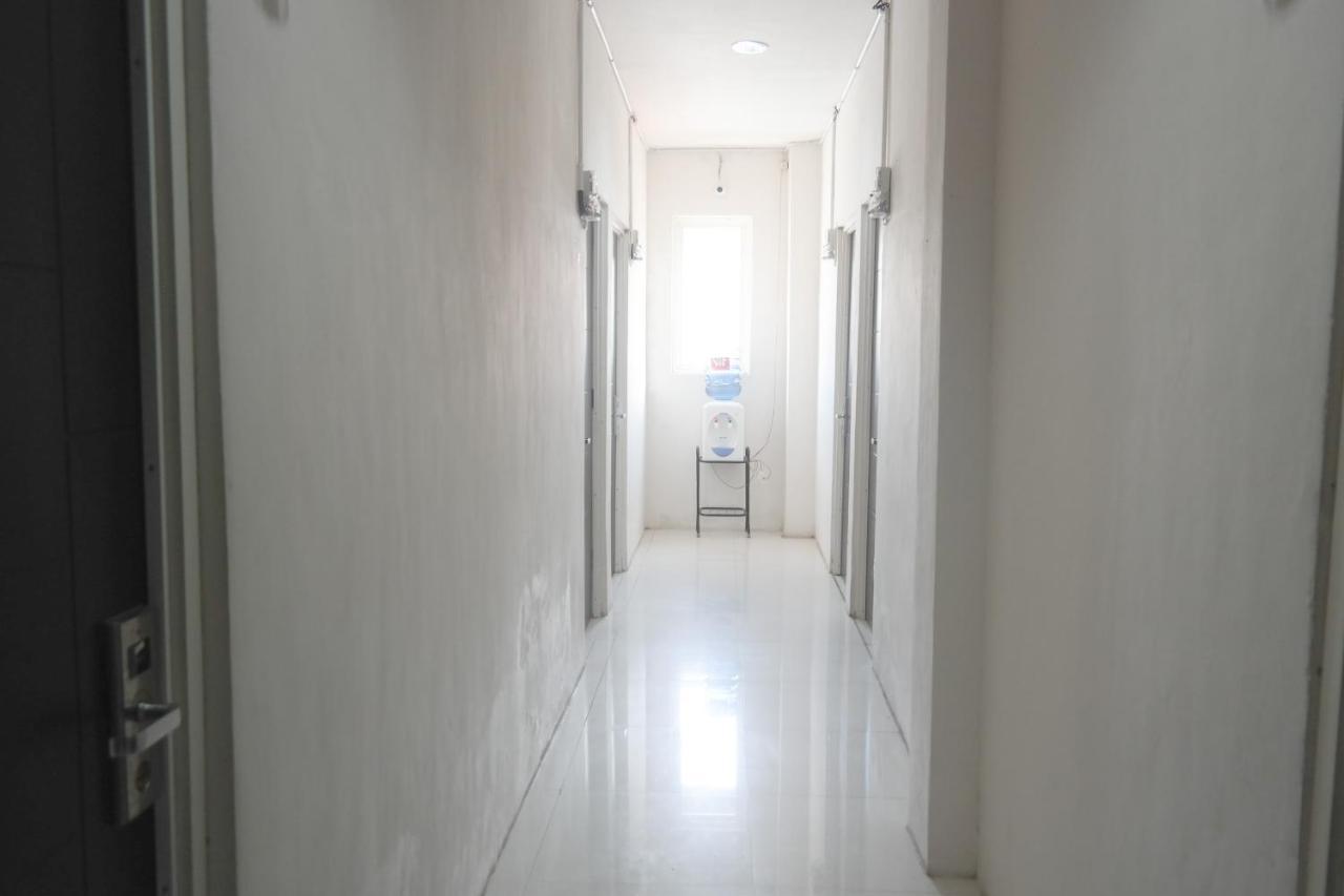 Reddoorz At Jalan Somba Opu Losari Macasar Exterior foto