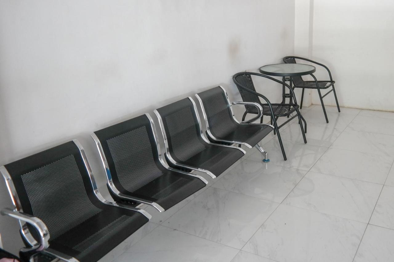 Reddoorz At Jalan Somba Opu Losari Macasar Exterior foto
