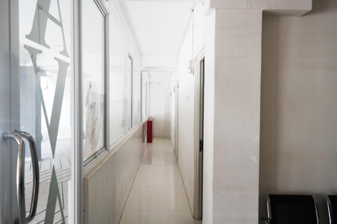 Reddoorz At Jalan Somba Opu Losari Macasar Exterior foto